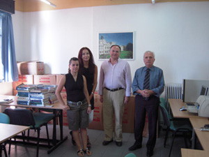 Δωρεά 1000 βιβλίων στο Ελληνοβρετανικό Κολλέγιο
